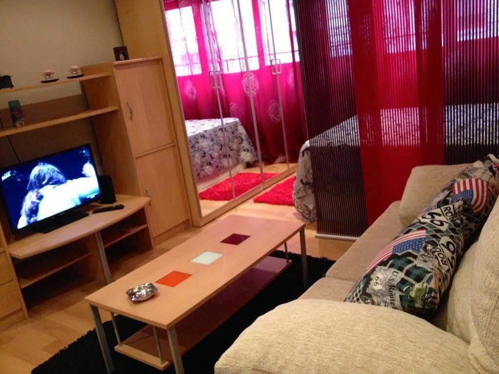 Estudios Blanmart 桑坦德 外观 照片